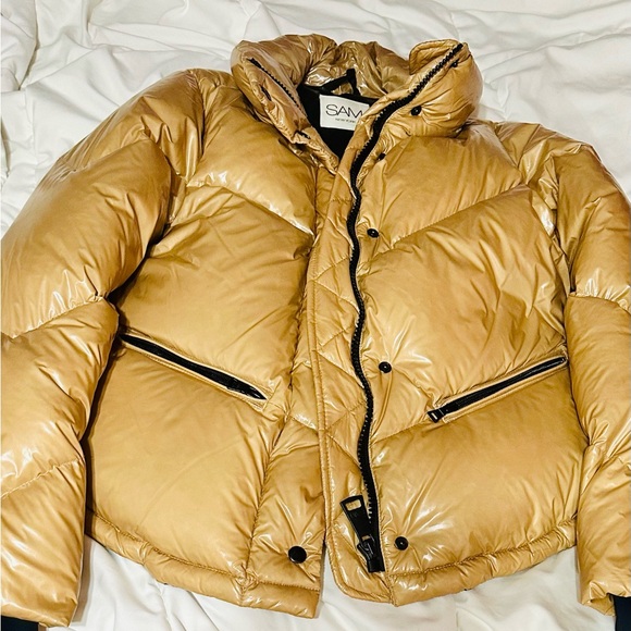 Women’s Tan/Camel color, athletic, down material, zip sleeves and super warm! - Picture 3 of 6